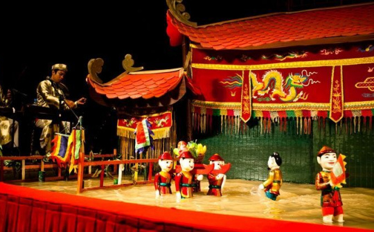 Cháu của nhạc sĩ Hoàng Giác mang rối nước đến phương Nam