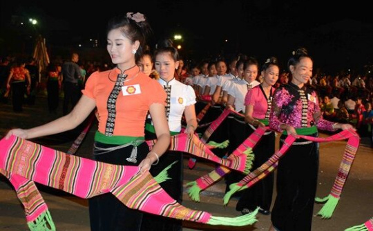 Yên Bái lập kỉ lục có màn đại xòe lớn nhất Việt Nam