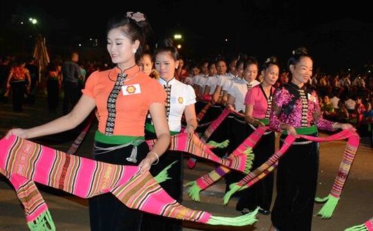 Yên Bái lập kỉ lục có màn đại xòe lớn nhất Việt Nam