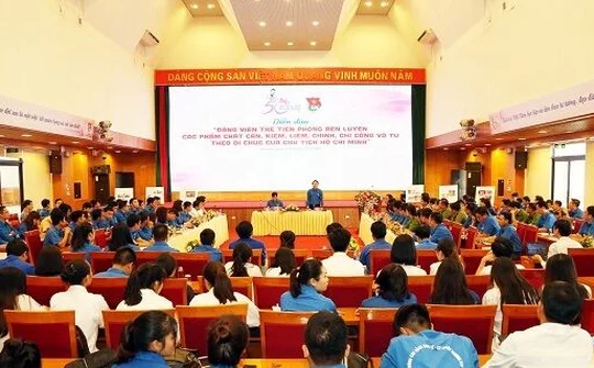 Đảng viên trẻ đi đầu trong việc thực hiện lời dạy của Bác