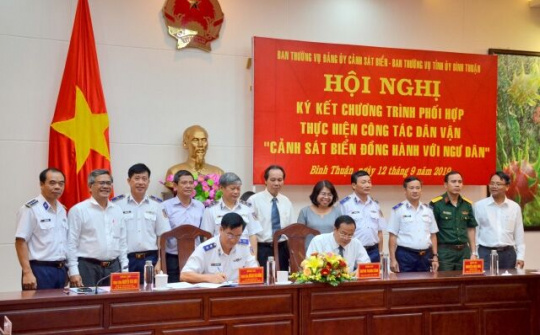 Cảnh sát biển sát cánh cùng ngư dân