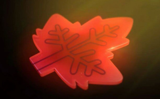 Chiếc lá nhân tạo sử dụng ánh sáng Mặt Trời để tạo thành thuốc