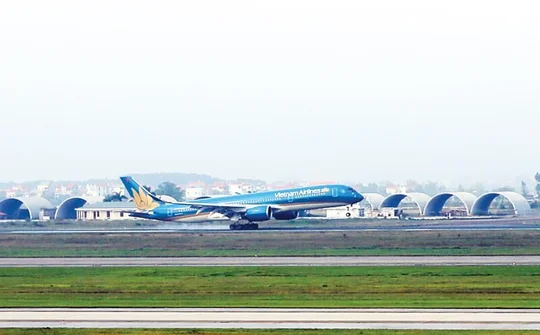 Cần bố trí vốn "gỡ rối" hai sân bay