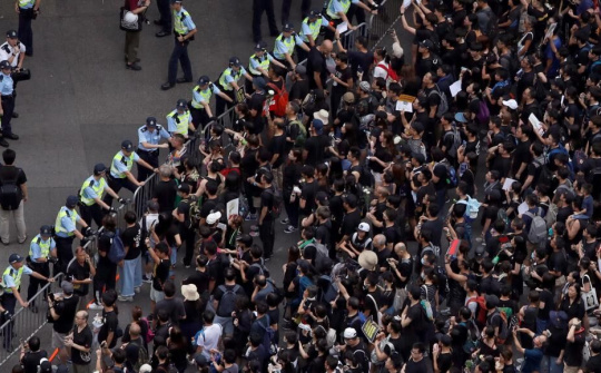 Cảnh sát Hong Kong xử lí nghiêm những đối tượng biểu tình quá khích