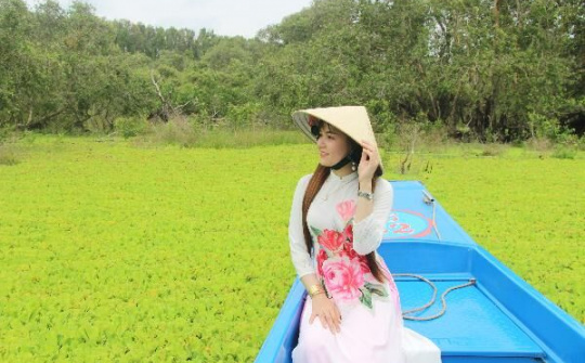 Vẻ đẹp quyến rũ của 'Thu Trà Sư'