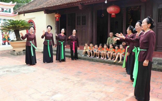 Cần bảo tồn và phát triển di sản hát trống quân Bùi Xá