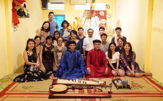 Người trẻ lưu giữ văn hóa Việt xưa