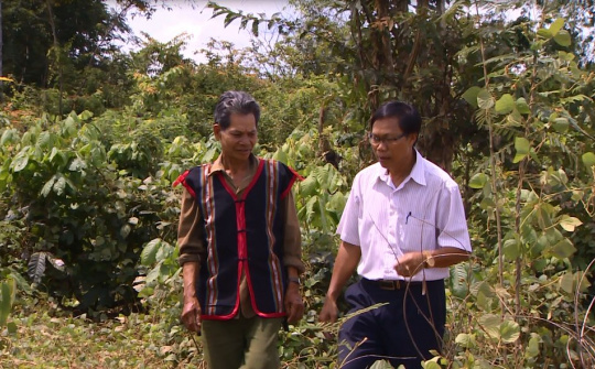 Thăm lại quê hương A Sanh - Người lái đò trên sông Pô Kô