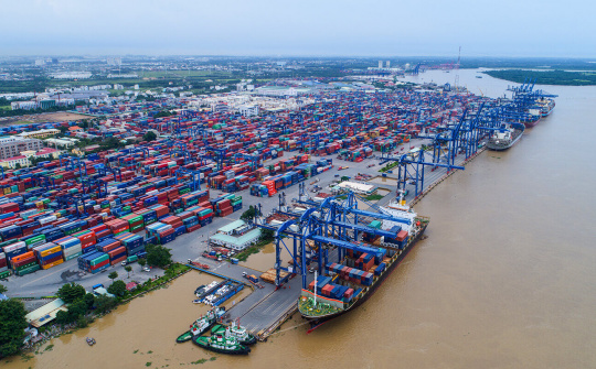 Nhức nhối với tình trạng rác container