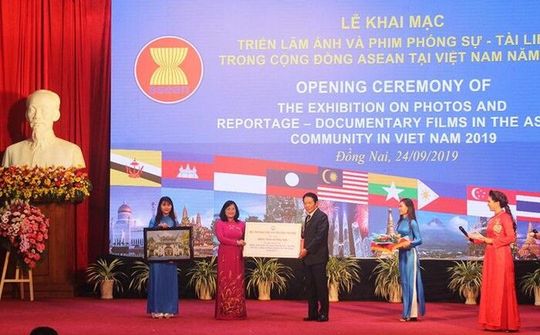 Đồng Nai tổ chức triển lãm ảnh và phim tài liệu về ASEAN
