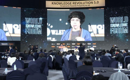 Phát biểu trước tọa đàm về “Cách mạng tri thức 5.0” tại Seoul: Nữ doanh nhân Việt khẳng định đẳng cấp thế giới