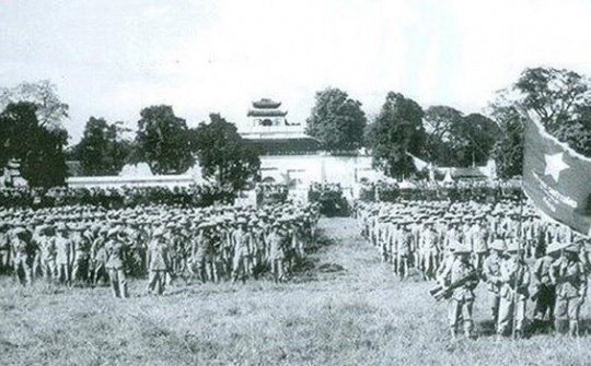 Chương trình ký ức mùa Thu tái hiện lễ chào cờ lịch sử trong ngày Giải phóng Thủ đô