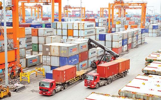 Xuất nhập khẩu giảm mạnh gần 17% so với nửa cuối tháng 8