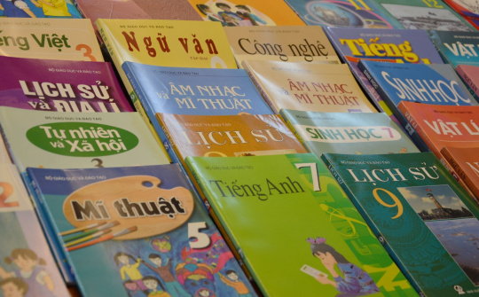 Công bố sách giáo khoa đầu tiên theo chương trình mới vào tháng 10