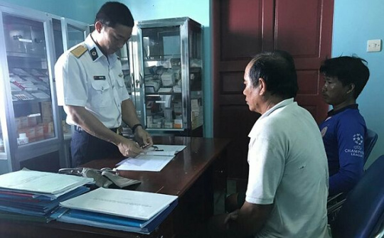 Đồng hành giúp đỡ ngư dân trên biển