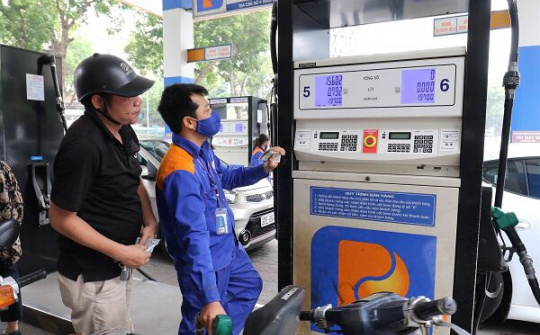 Giá xăng trước áp lực tăng 'sốc' của thị trường thế giới