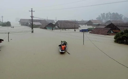 Thủ tướng quyết không để người dân vùng lũ miền Trung đói, rét