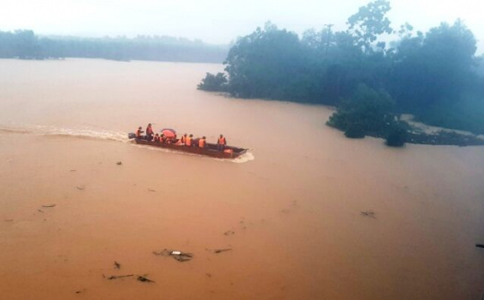 Mưa lũ ảnh hưởng tới từng khúc ruột tại miền Trung
