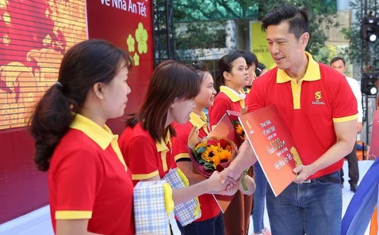 SABECO tặng hàng nghìn vé máy bay và vé xe khách cho người lao động về nhà ăn Tết