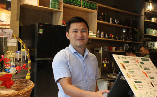 Ông chủ 100 cửa hàng cà phê từng khởi nghiệp từ người bán cà phê dạo