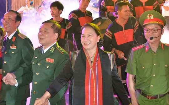 Chủ tịch Quốc hội dự  "Xuân Biên phòng ấm lòng dân bản" năm 2020