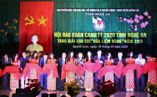 Nghệ An: Khai hội báo Xuân Canh Tý 2020