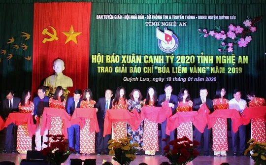 Nghệ An: Khai hội báo Xuân Canh Tý 2020