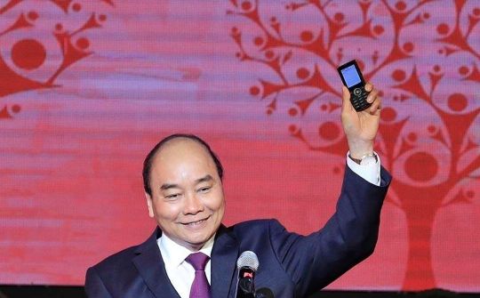 Thủ tướng Nguyễn Xuân Phúc phát động phong trào nhắn tin ủng hộ người nghèo