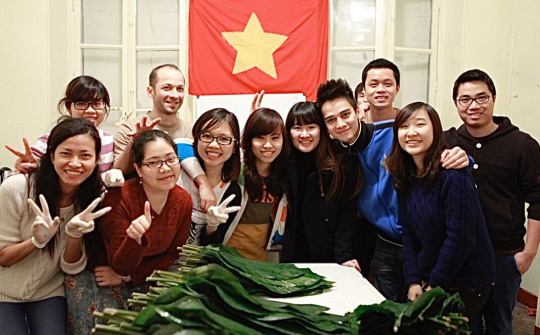 Ấm áp Tết cộng đồng tại một số nước