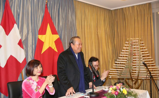 Phó Thủ tướng Thường trực thăm, chúc Tết cộng đồng người Việt tại Thuỵ Sĩ