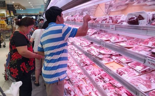 Siêu thị cam kết bán thịt lợn thấp hơn giá thị trường 5% trong dịp Tết