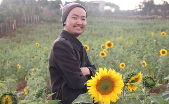 Chàng trai ung thư mở lớp học miễn phí cho trẻ em quê nghèo