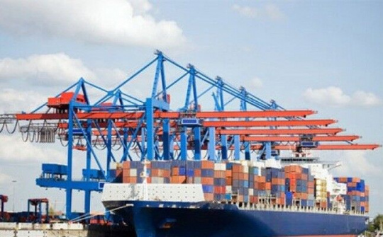 Việt Nam nhập siêu 410 triệu USD nửa đầu tháng 1