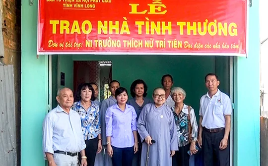 Hoa Nhân ái tươi nở giữa mùa Xuân