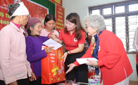 Mọi người, mọi nhà đều có Tết