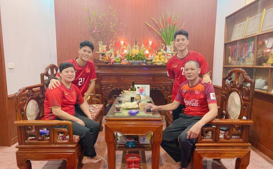 Cầu thủ tuyển Việt Nam cùng nhau chúc tết Canh Tý an lành tới người hâm mộ