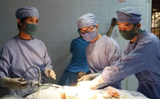 Bác sĩ trẻ và hành trình chinh phục gần 1.000 ca phẫu thuật