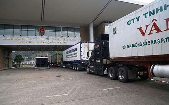 Xuất khẩu hơn 1.300 tấn nông sản ngày đầu năm mới