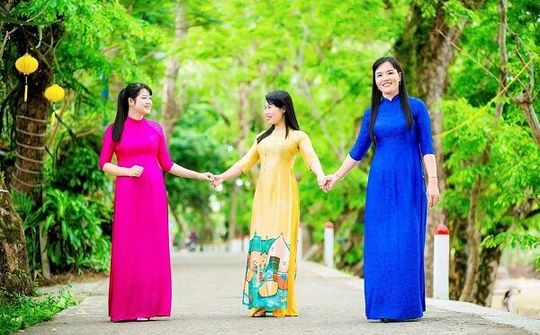 Mùa sưa thay lá