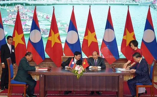 Việt Nam-Lào phấn đấu tăng ít nhất 10-15% kim ngạch thương mại năm 2020
