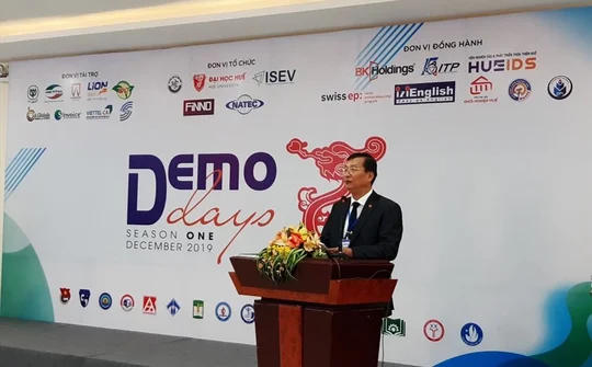 Phấn từ giành giải Nhất cuộc thi Ý tưởng Khởi nghiệp