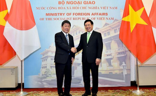 Phó Thủ tướng hội đàm với Bộ trưởng Ngoại giao Nhật Bản
