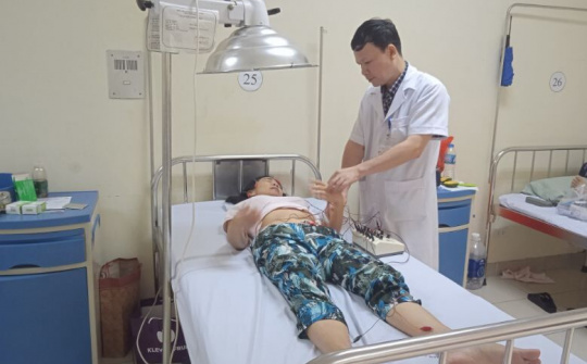 Khoa Lão, Bệnh viện Châm cứu Trung ương - Hết lòng giúp đỡ người cao tuổi