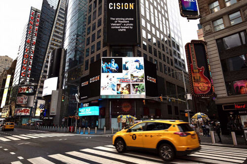 "Kiên cường Việt Nam" xuất hiện tại Quảng trường Thời đại Mỹ