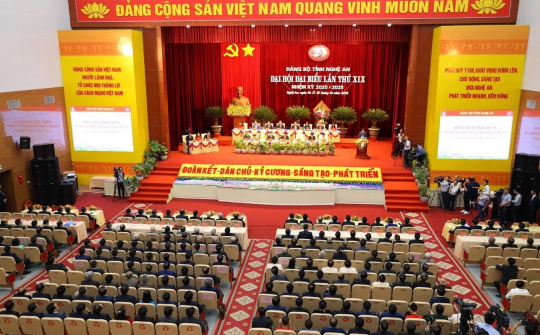 Thủ tướng Nguyễn Xuân Phúc dự khai mạc Đại hội Đảng bộ tỉnh Nghệ An lần thứ XIX