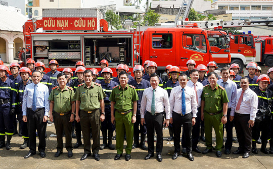 Tập đoàn Hưng Thịnh: Trao tặng Công an TP.HCM gói trang thiết bị PCCC và CNCH trị giá hơn 22 tỷ đồng