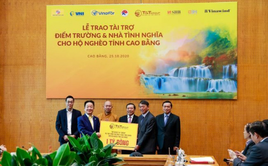 "Bầu Hiển" ủng hộ 5 tỷ đồng xây điểm trường và nhà tình nghĩa cho người nghèo tỉnh Cao Bằng