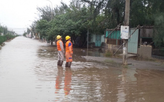 Công ty Điện lực Nam Định khuyến cáo về an toàn điện mùa mưa bão