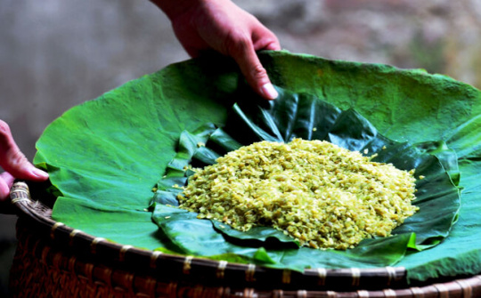 Cốm làng Vòng – Thức quà thanh tao của mùa thu Hà Nội