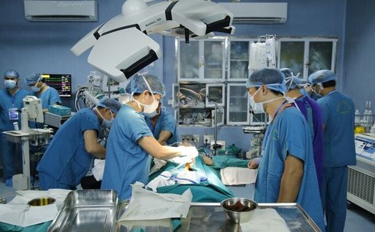 Bệnh viện Việt Nam phẫu thuật ghép ruột thành công